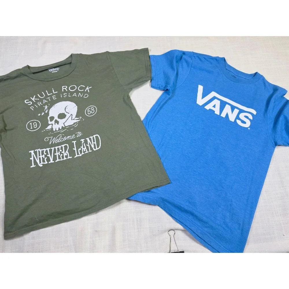 Boys Vans and Disney Never Land Skull Rock Graphic T-Shirt Bundle Size Medium